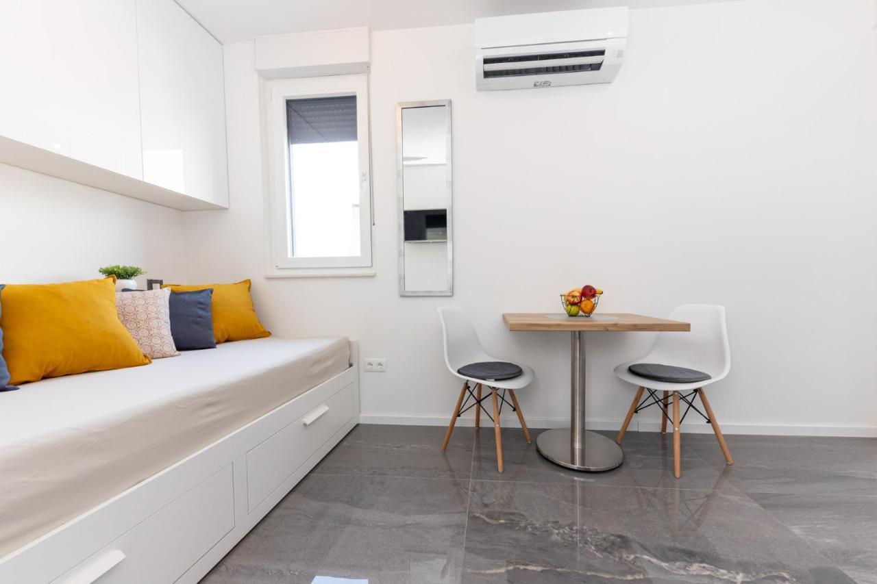 New Studio For 2, Free Private Garage Spot, Wi-Fi, 200 M From Mall Of Split Bagian luar foto