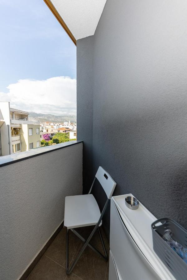 New Studio For 2, Free Private Garage Spot, Wi-Fi, 200 M From Mall Of Split Bagian luar foto