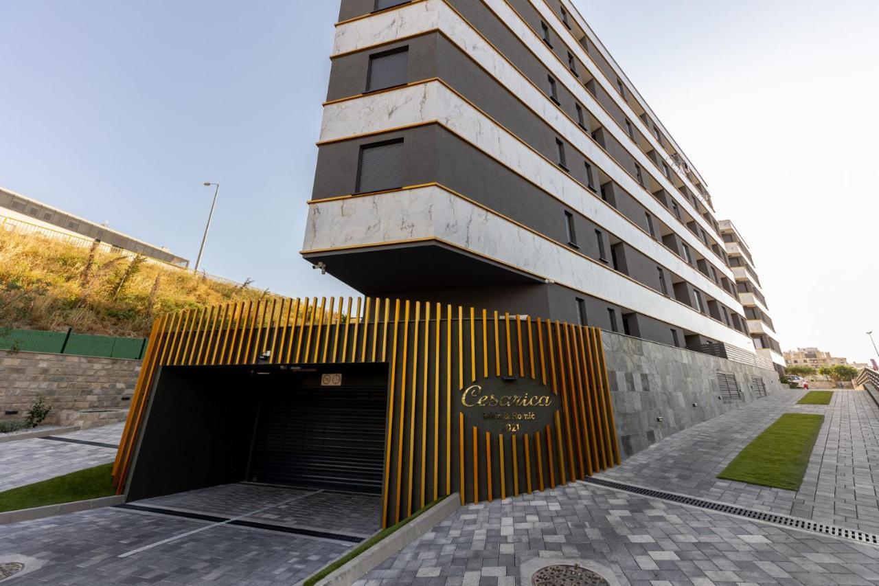 New Studio For 2, Free Private Garage Spot, Wi-Fi, 200 M From Mall Of Split Bagian luar foto